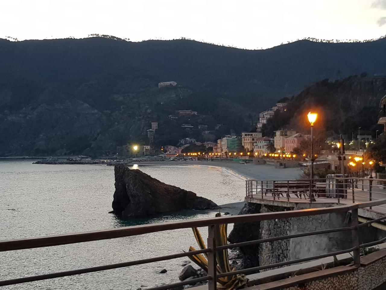 Stunning Seaview Apartment Monterosso al Mare Esterno foto